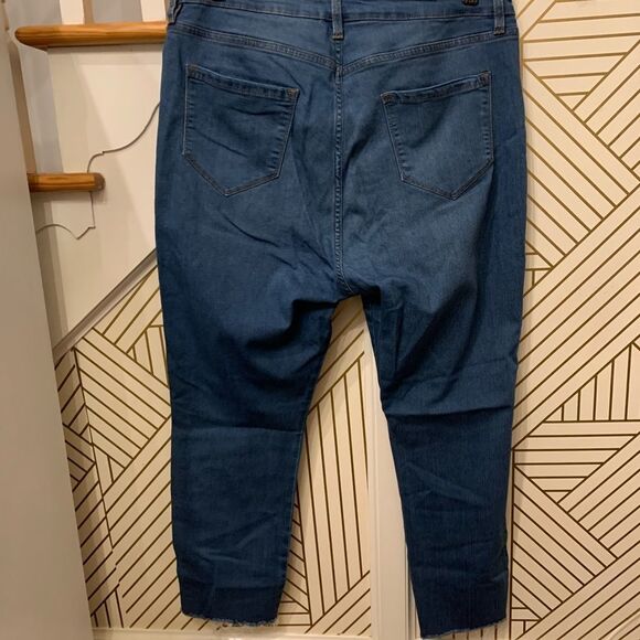 Fashion Nova Skinny Jeans - Picture 5 of 5